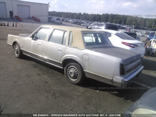 1LNBM81F1JY757082 - 1988 LINCOLN TOWN CAR GRAY photo 3