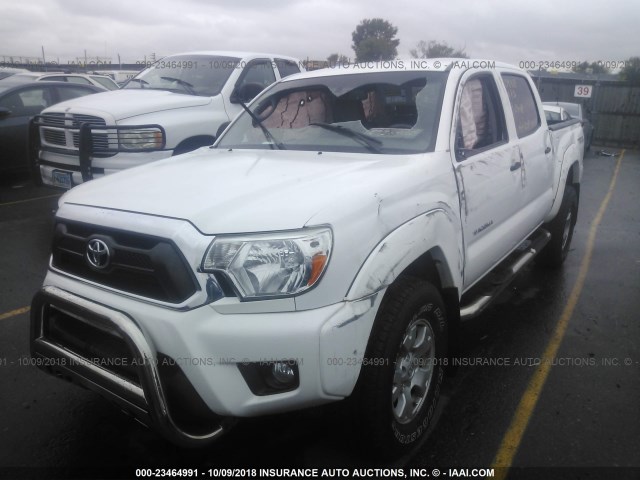 3TMLU4EN0DM126732 - 2013 TOYOTA TACOMA DOUBLE CAB WHITE photo 2