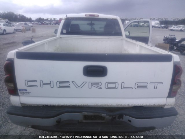 1GCEC14V05Z215597 - 2005 CHEVROLET SILVERADO C1500 WHITE photo 8