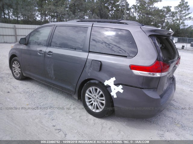 5TDYK3DC0CS198003 - 2012 TOYOTA SIENNA XLE/LIMITED GRAY photo 3