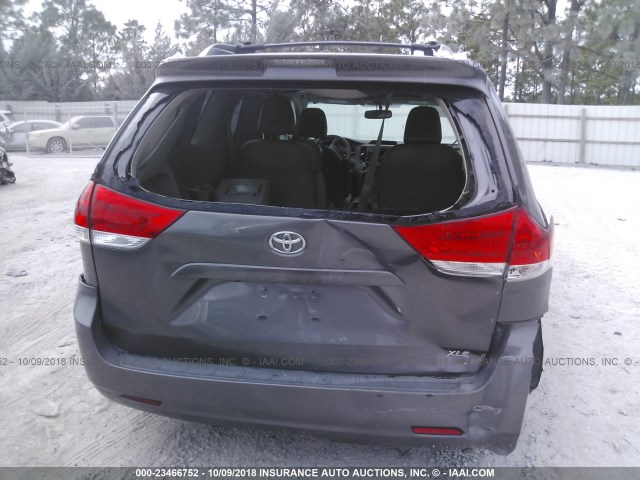 5TDYK3DC0CS198003 - 2012 TOYOTA SIENNA XLE/LIMITED GRAY photo 6