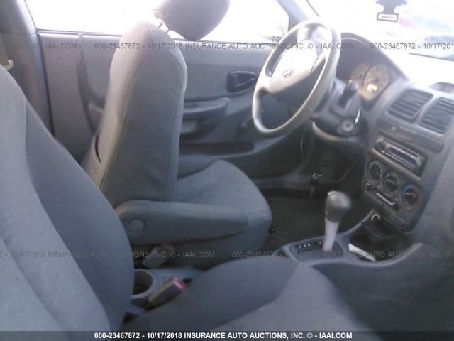 KMHCG35C84U301042 - 2004 HYUNDAI ACCENT GL GRAY photo 5