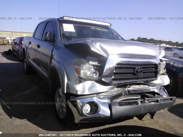 5TFDV54138X033371 - 2008 TOYOTA TUNDRA CREWMAX/CREWMAX SR5 GRAY photo 1