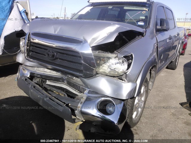 5TFDV54138X033371 - 2008 TOYOTA TUNDRA CREWMAX/CREWMAX SR5 GRAY photo 6