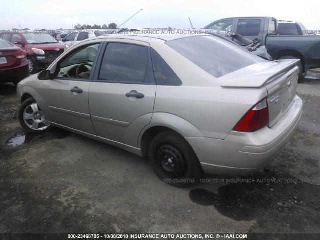 1FAHP34N47W307318 - 2007 FORD FOCUS ZX4/S/SE/SES GOLD photo 3