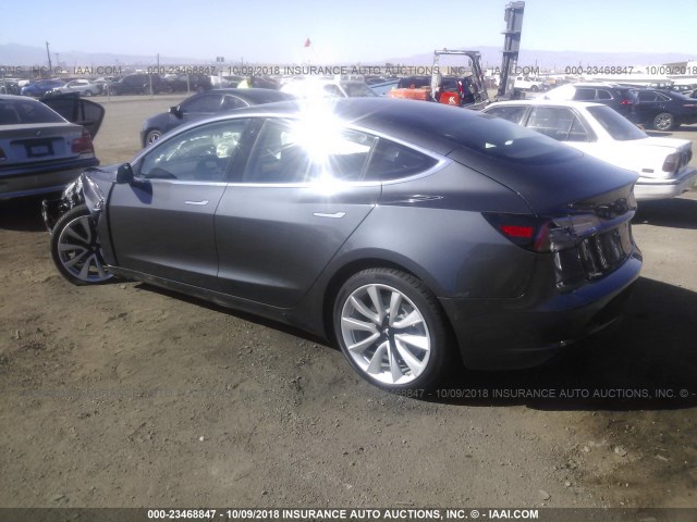 5YJ3E1EA9JF052770 - 2018 TESLA MODEL 3 GRAY photo 3