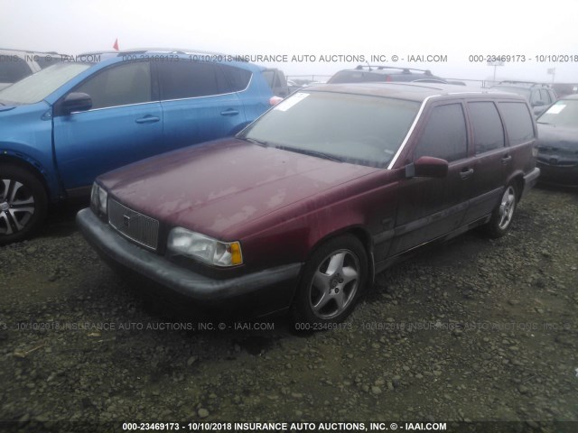 YV1LW5727T2219167 - 1996 VOLVO 850 RED photo 2