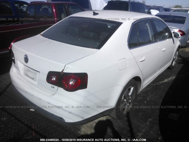 3VWRZ71K49M155230 - 2009 VOLKSWAGEN JETTA SE/SEL WHITE photo 4