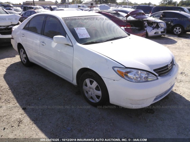 4T1BE32K63U188462 - 2003 TOYOTA CAMRY LE/XLE/SE WHITE photo 1