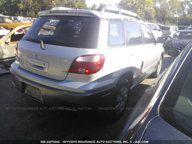 JA4LZ31F55U042343 - 2005 MITSUBISHI OUTLANDER LS SILVER photo 4