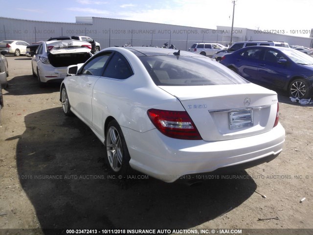 WDDGJ4HB2FG421006 - 2015 MERCEDES-BENZ C 250 WHITE photo 3