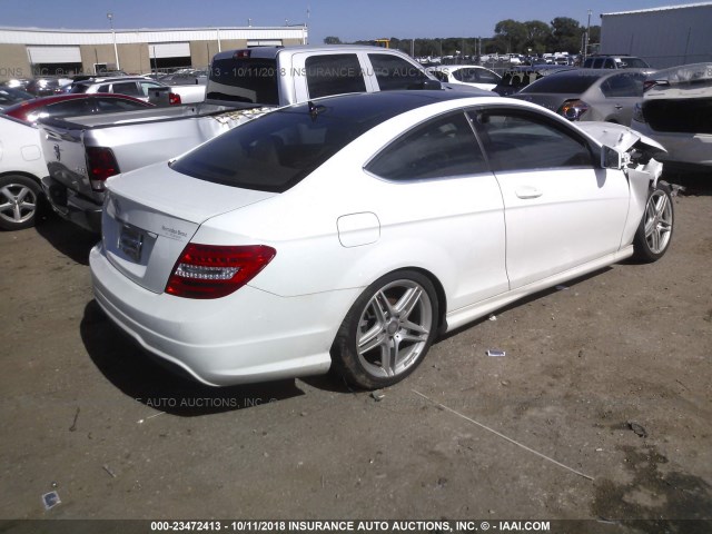 WDDGJ4HB2FG421006 - 2015 MERCEDES-BENZ C 250 WHITE photo 4