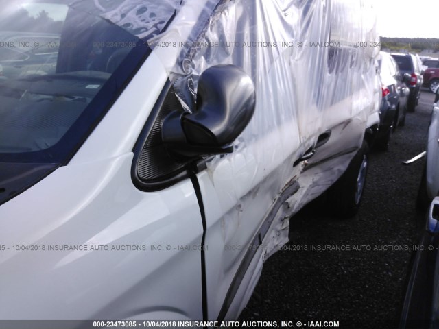 1B4GP25372B673493 - 2002 DODGE CARAVAN SE WHITE photo 6