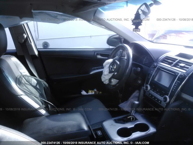 4T1BF1FK6CU602559 - 2012 TOYOTA CAMRY SE/LE/XLE 黑色 照片 5