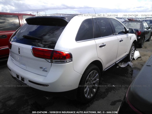 2LMDJ8JK9CBL15492 - 2012 LINCOLN MKX WHITE photo 4