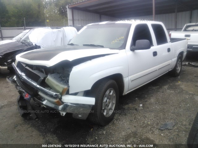 2GCEC13T661152306 - 2006 CHEVROLET SILVERADO C1500 WHITE photo 2