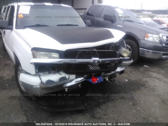 2GCEC13T661152306 - 2006 CHEVROLET SILVERADO C1500 WHITE photo 6