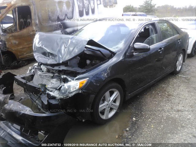4T1BF1FK2EU778303 - 2014 TOYOTA CAMRY L/SE/LE/XLE შავი ფოტო 2