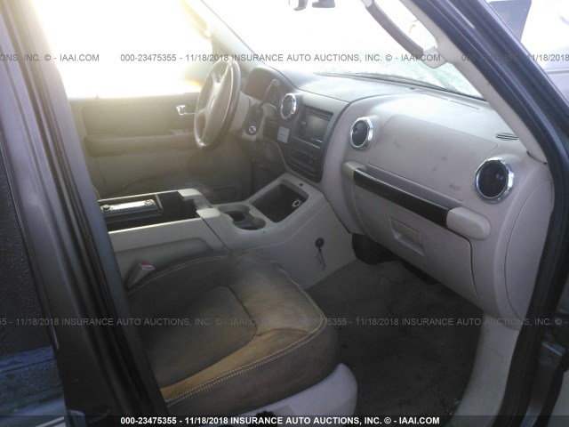 1FMPU17506LA09360 - 2006 FORD EXPEDITION EDDIE BAUER GRAY photo 5