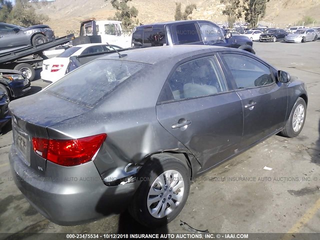 KNAFU4A29D5669671 - 2013 KIA FORTE EX GRAY photo 4