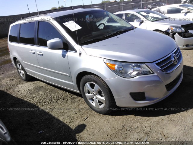 2V4RW3DG7BR766675 - 2011 VOLKSWAGEN ROUTAN SE SILVER photo 1