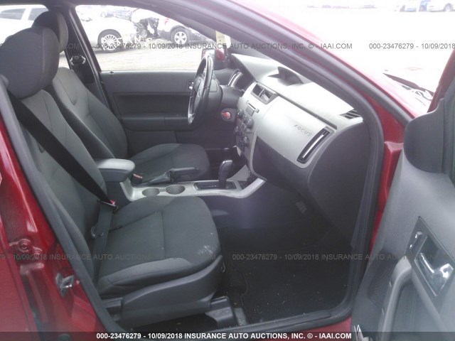 1FAHP36N79W151369 - 2009 FORD FOCUS SES RED photo 5