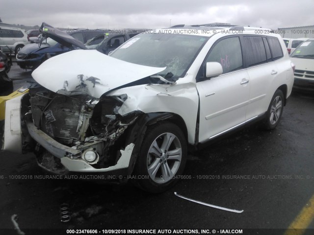 5TDDK3EH8DS185381 - 2013 TOYOTA HIGHLANDER LIMITED WHITE photo 2