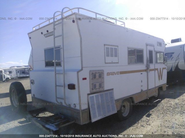 M39CG2S507312 - 1972 WINNEBAGO BRAVE WHITE photo 4