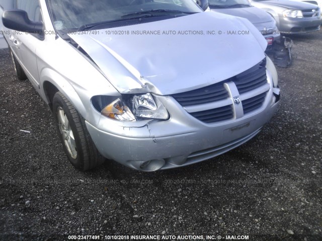 2D4GP44L66R898532 - 2006 DODGE GRAND CARAVAN SXT SILVER photo 6