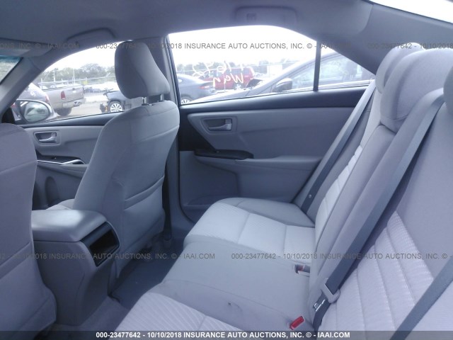 4T4BF1FK8GR544546 - 2016 TOYOTA CAMRY LE/XLE/SE/XSE ვერცხლისფერი ფოტო 8