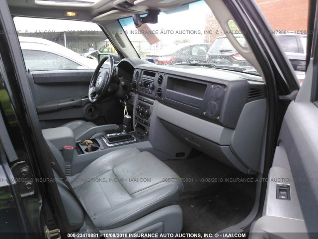 1J8HH48N36C349446 - 2006 JEEP COMMANDER BLACK photo 5