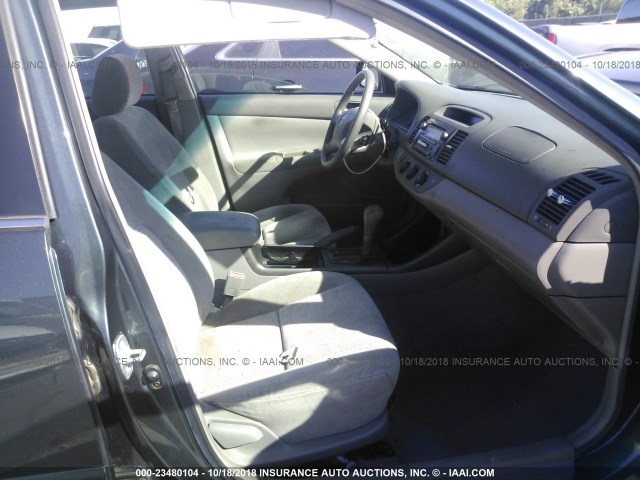 4T1BF32K62U532884 - 2002 TOYOTA CAMRY LE/XLE/SE GREEN photo 5