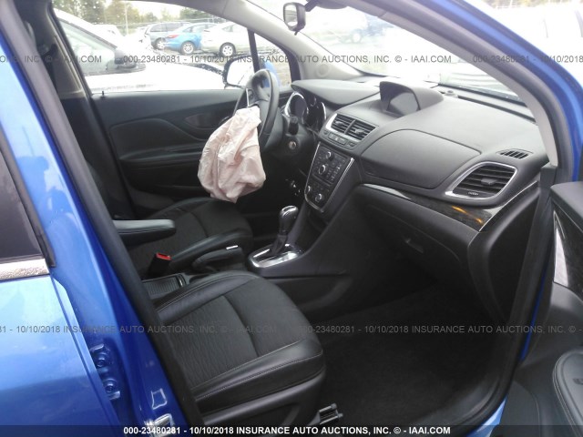 KL4CJASBXFB052404 - 2015 BUICK ENCORE BLUE photo 5