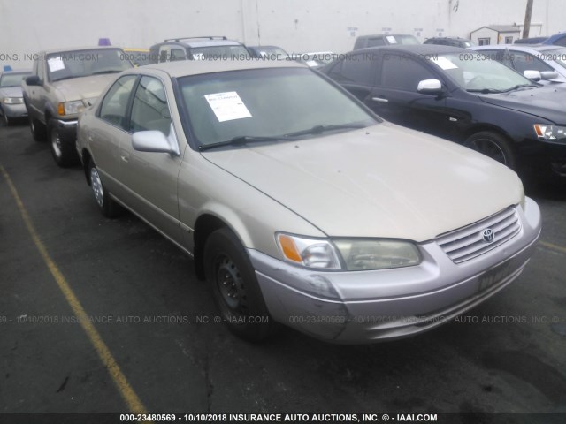 JT2BG22K4W0146112 - 1998 TOYOTA CAMRY CE/LE/XLE TAN photo 1