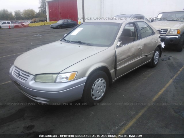 JT2BG22K4W0146112 - 1998 TOYOTA CAMRY CE/LE/XLE TAN photo 2