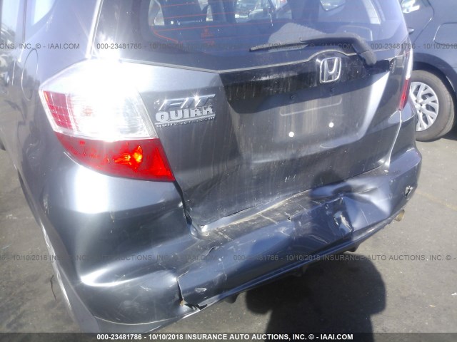 JHMGE8H33BC025598 - 2011 HONDA FIT GRAY photo 6