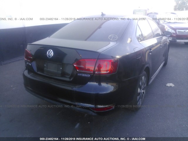 3VW637AJ5DM252666 - 2013 VOLKSWAGEN JETTA HYBRID BLACK photo 4