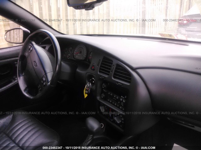 2G1WX15K629136690 - 2002 CHEVROLET MONTE CARLO SS თეთრი ფოტო 5