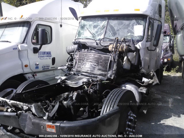 1FUJA6CK37DY88417 - 2007 FREIGHTLINER COLUMBIA COLUMBIA WHITE photo 2