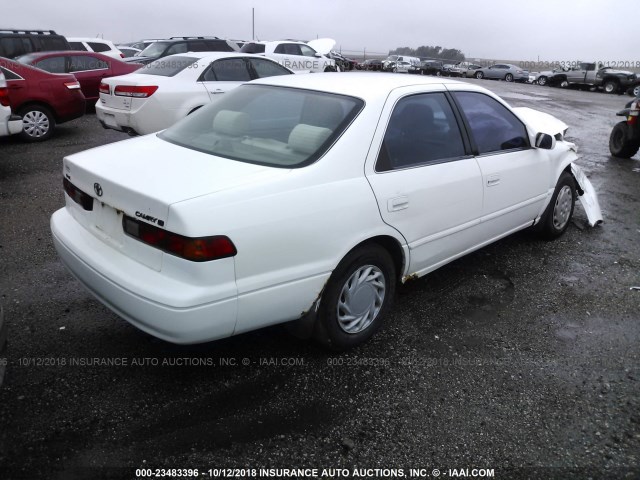 4T1BG22KXVU752766 - 1997 TOYOTA CAMRY CE/LE/XLE WHITE photo 4