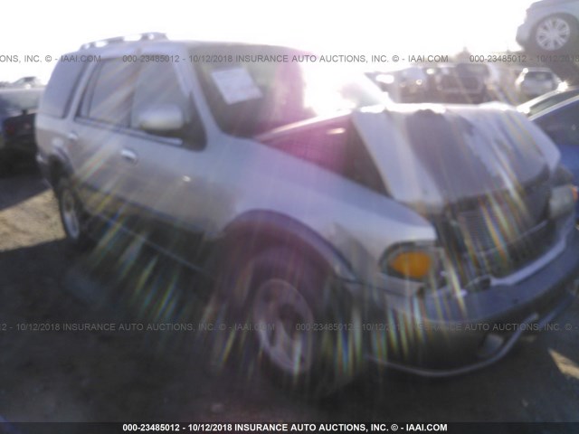 5LMEU27A3YLJ22794 - 2000 LINCOLN NAVIGATOR Күміс фото 1