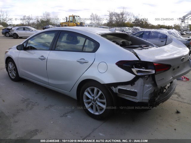 3KPFL4A73HE007807 - 2017 KIA FORTE LX/S SILVER photo 3