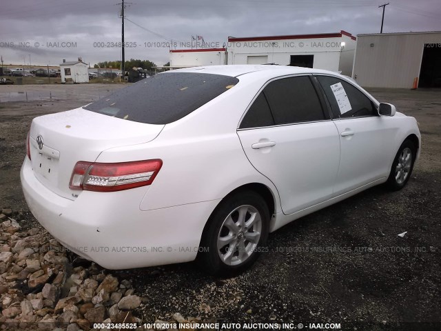 4T1BF3EK4BU603737 - 2011 TOYOTA CAMRY SE/LE/XLE WHITE photo 4