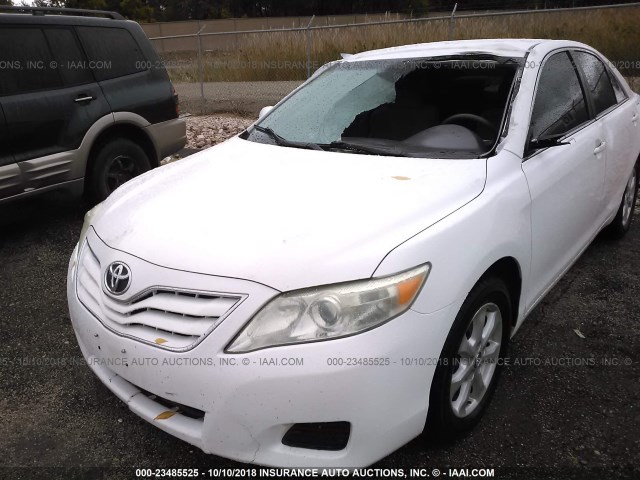 4T1BF3EK4BU603737 - 2011 TOYOTA CAMRY SE/LE/XLE WHITE photo 6