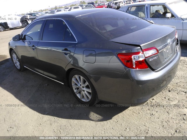 4T4BF1FK5CR220383 - 2012 TOYOTA CAMRY SE/LE/XLE GRAY photo 3