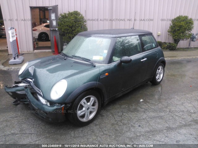 WMWRC33576TJ78175 - 2006 MINI COOPER GREEN photo 2