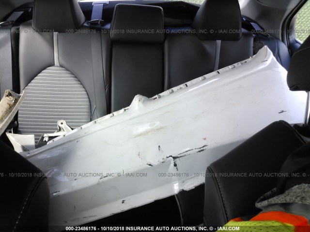 4T1B11HK0JU507813 - 2018 TOYOTA CAMRY L/LE/XLE/SE/XSE WHITE photo 8