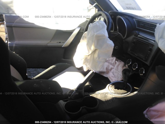 JTKJF5C78FJ011591 - 2015 TOYOTA SCION TC Boz foto 5