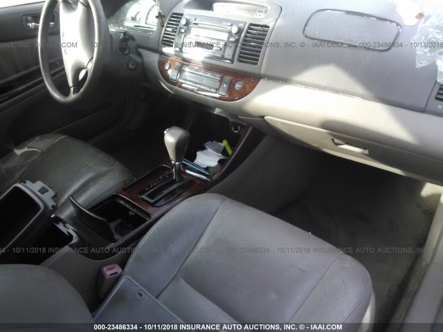 4T1BF32K74U571311 - 2004 TOYOTA CAMRY LE/XLE/SE TAN photo 5