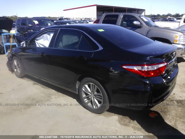 4T1BF1FK6GU125315 - 2016 TOYOTA CAMRY LE/XLE/SE/XSE BLACK photo 3